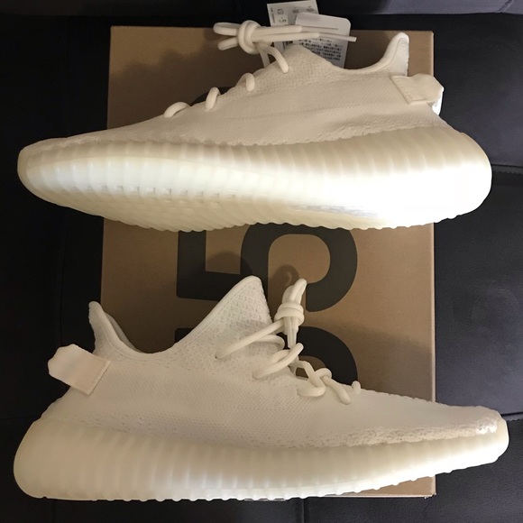 🔥Yeezy Boost 350 V2 Triple White x Kanye & Adidas - Picture 5 of 8